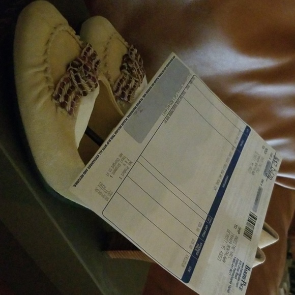 Shoes - Picture 4 of 4